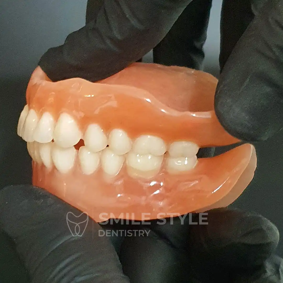 پروتز دندان کامل  اسمایل استایل